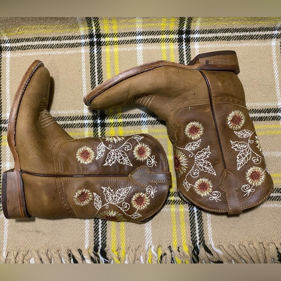 Quincy Boots Kids Leather Cowboy with Embroidered Floral Design - Picture 2 of 10